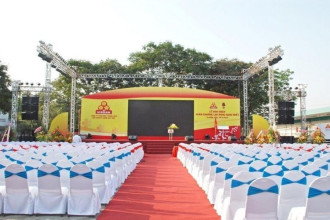Giàn Layer Truss là gì? Vì sao nên thuê Giàn Truss trong sự kiện ngoài trời chuyên nghiệp?